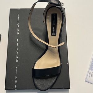 Steven by Steve Madden black heels